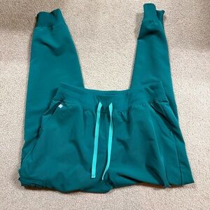 Figs Technical Collection Women's Jogger scrub Pants in green